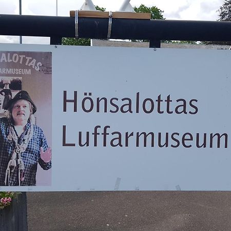 Trevligt Hus Med Egen Gard Och Fri Wifi, Emmaboda Kommun, Lindas Exterior foto