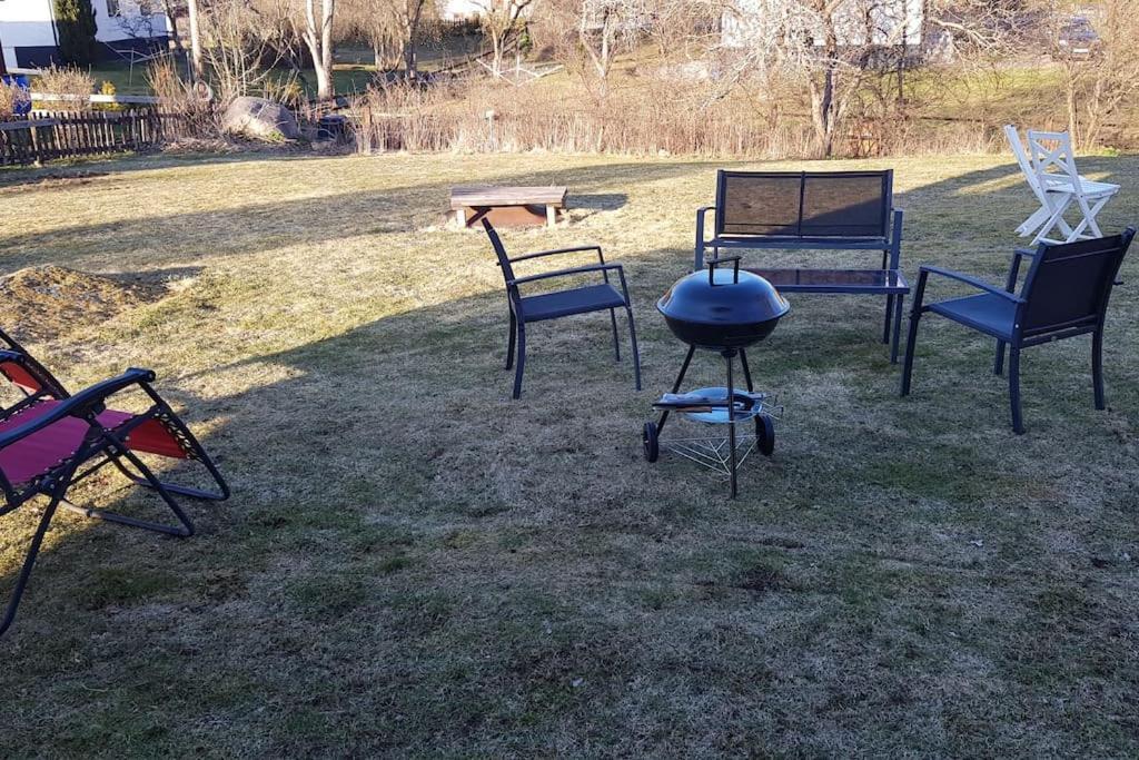 Trevligt Hus Med Egen Gard Och Fri Wifi, Emmaboda Kommun, Lindas Exterior foto