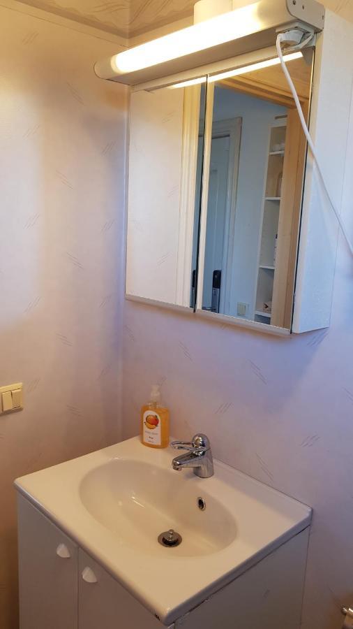 Trevligt Hus Med Egen Gard Och Fri Wifi, Emmaboda Kommun, Lindas Exterior foto